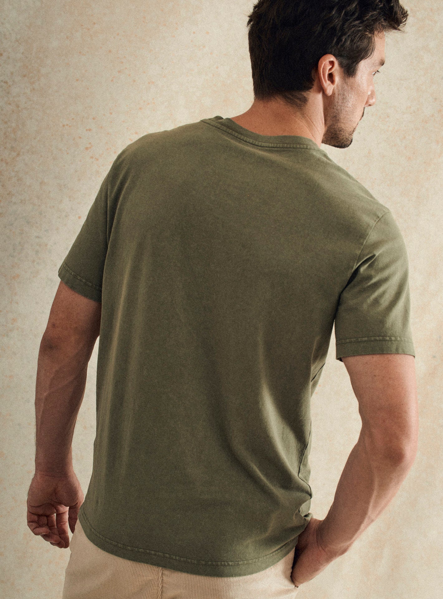 T-shirt Mitch Khaki – T-shirt 100% coton vert kaki avec manches courtes et col rond - plan taille 